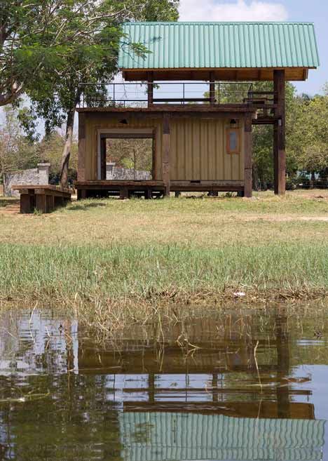 Lake House by Damith Premathilake Tiny House Shipping Container, Container Home Designs, Shipping Container Cabin, Container Cabin, Container Buildings, A Small House, Building A Container Home, Container Architecture, Casa Container