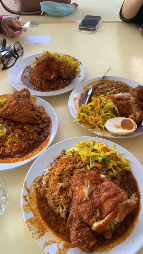 Nasi Kandar Aesthetic, Malaysian Food Photography, Nasi Kandar, Deli Food, Food Babe, Delicacy Food, Food Drink Photography, Malaysian Food, Snap Food