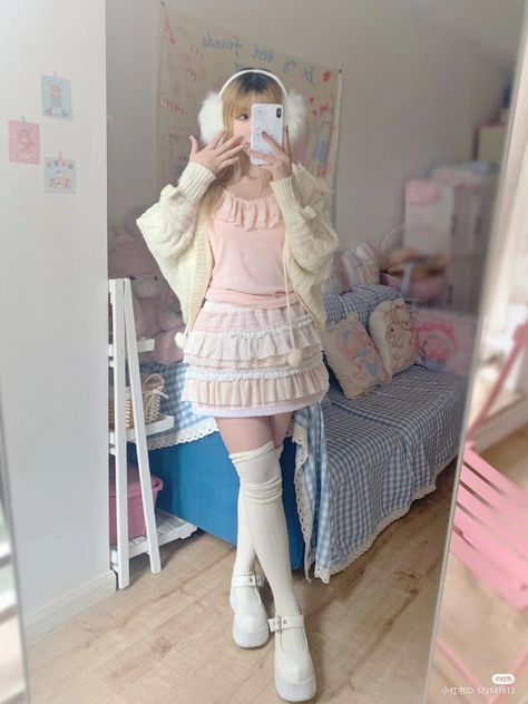 Kawaii Dressing, Feminine Outfit Ideas, Outfits Coquette, Pink Feminine, Soft Girl Outfits, Kawaii Aesthetic, Pretty Clothes, Strawberry Cheesecake, Junk Drawer