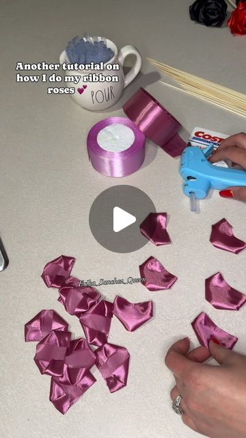 Make Ribbon Roses, Silk Ribbon Roses, Diy Ribbon Roses How To Make, Ribbon Roses Bouquet Tutorial, Glitter Roses Tutorial, Ribbon Flower Making, Make A Rose Out Of Ribbon, Diy Paper Roses Tutorial, Diy Flowers From Ribbon