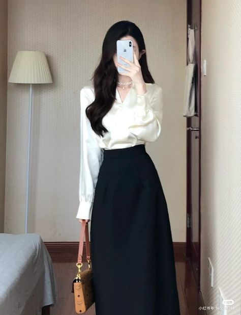 Elegant Comfortable Outfit, Eloquent Outfits, Semi Formal Party Outfits For Women, Thesis Outfit, Korean Drama Outfits, Business Outfits Women Skirt, Casual Cocktail Attire For Women, Korean Work Outfit, Korean Outfits Aesthetic