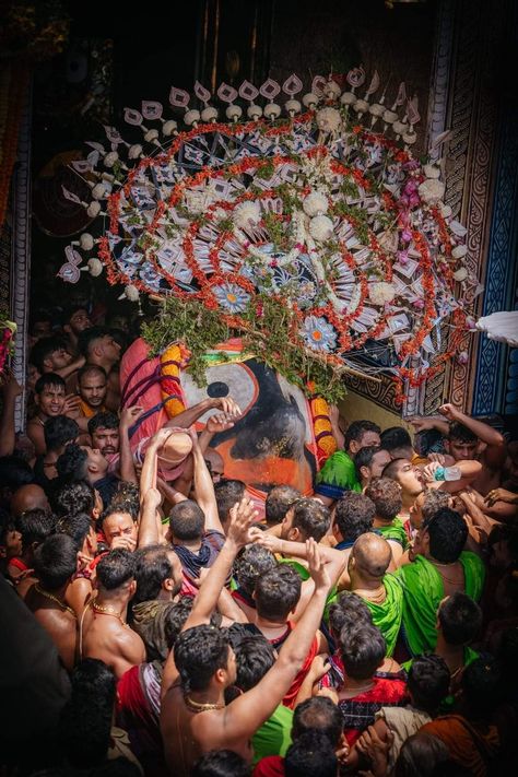 Jagannatha Beautiful Images, Shree Jagannath, God Venkateswara Images Hd Wallpaper, Box Bed Design, Rath Yatra, Krishna Hindu, Lord Jagannath, Red Background Images, God Artwork