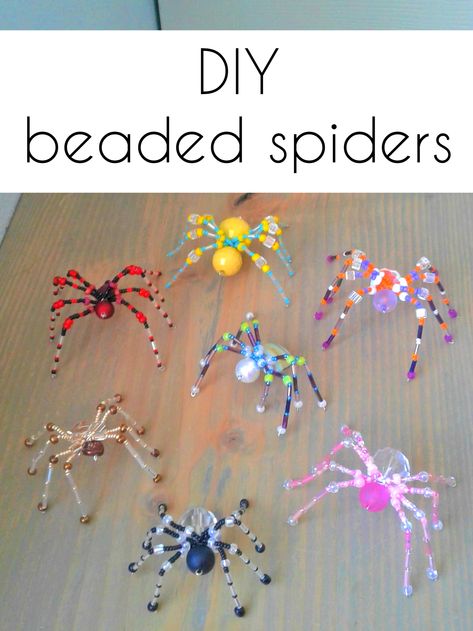 DIY beaded Christmas spiders | How to make beaded spiders or Christmas spiders. How To Make A Bead Spider, Beaded Spiders Tutorial, Wire Cactus Diy, How To Make Christmas Spiders, Diy Spiders Craft, Beaded Christmas Spiders How To Make, Wire And Bead Spider Diy, Diy Christmas Spider, Diy Bead Spiders