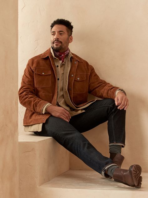 Rugged Winter Outfit Men, 30 Year Old Mens Fashion Casual, Rugged Man Style, Fall Photoshoot Men, Mens Fall Fashion Rugged, Huckberry Style, Mens Winery Outfit, Raincoat Outfit Men, Rugged Outdoorsman Style