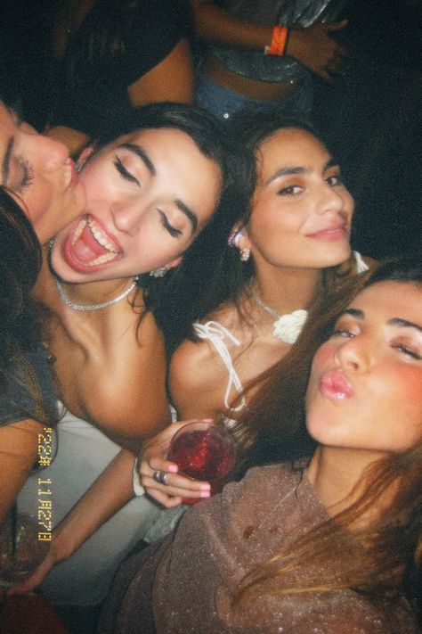 Bestfriends night out thanksgiving miami outfit girls night out Night Out Aethstetic, Group Party Photos, Clubbing Instagram Pictures, Influencer Party Aesthetic, Girls Night Asthetics, Girls Getting Ready To Go Out Aesthetic, Night Out Asthetics Photos, Night Out Photography, Miami Night Life Outfits