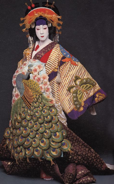 . Kishin Shinoyama, Bando Tamasaburo, Female Shaman, Japanese Costume, Turning Japanese, Japanese Geisha, Japan Culture, Art Japonais, Photo Vintage