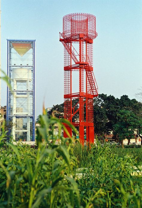 Zhongshan-shipyard-park-turenscape-25-reused-water-towers Groningen, Urbanism Architecture, Wetland Park, Lookout Tower, Tower Design, Landscape Architecture Design, Watch Tower, Water Tower, Contemporary Landscape