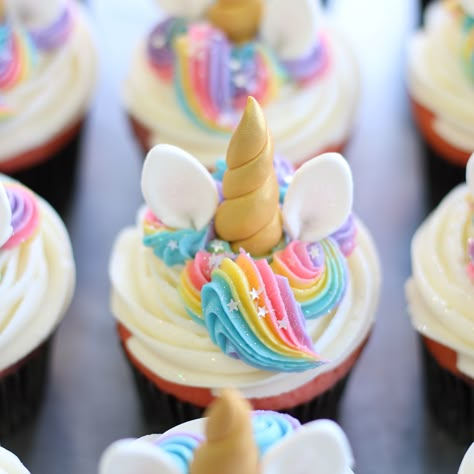 Unicorn Cupcake Birthday Cake, Unicorn Rainbow Cupcakes, Rainbow Unicorn Cupcake Cake, Rainbow Unicorn Cupcakes Ideas, Unicorn Cupcakes Ideas, Cupcake Cake Unicorn, Unicorn Birthday Cupcakes, Easy Unicorn Cupcakes, Pastel Rainbow Cupcakes