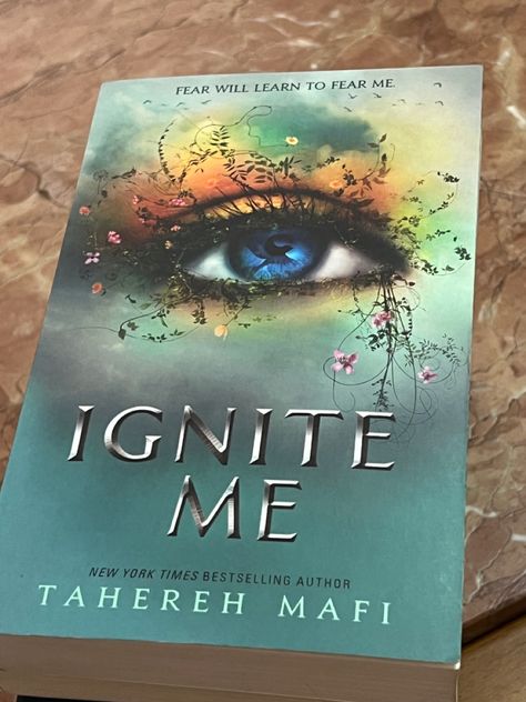 Ignite Me Book, Ignite Me, Smash Book Pages, Gu Family Book, Enchanted Book, Tahereh Mafi, Shatter Me Series, Shatter Me, Book Annotation