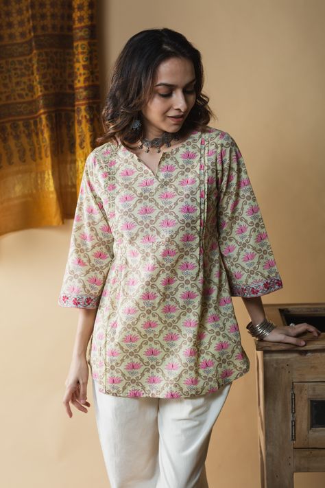 Short Kurtis For Jeans, Short Kurti Designs, Cotton Short Tops, Farida Gupta, Cotton Tops Designs, Kurtas For Women, Kurta Patterns, Short Kurti, Simple Kurti Designs