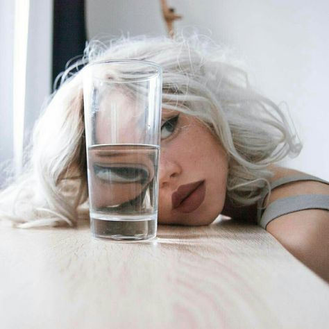 @septembrenell Portrait Photo Original, Portret Feminin, 심플한 그림, Photographie Portrait Inspiration, Fashion Art Photography, Creative Portrait Photography, Glass Of Water, Foto Tips, Face Id