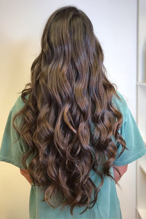 Long Wavy Brown Hair Natural, Hair Curls For Long Hair, Curly Waves Hair, Wavey Long Brown Hair, Loose Soft Curls Long Hair, Wavy Loose Hair, Long Hairstyles Wavy Soft Curls, Cute Haircuts For Long Wavy Hair, Brunette Loose Waves