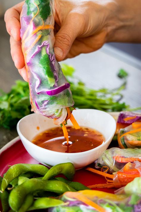 VEGAN RICE PAPER ROLLS WITH SWEET CHILI DIPPING SAUCE Vegan Rice Paper Rolls, Chili Dipping Sauce, Cooking Veggies, Rice Paper Wraps, Sweet Chili Dipping Sauce, Rice Wraps, Rice Rolls, Thai Chili Sauce, Peanut Dipping Sauces