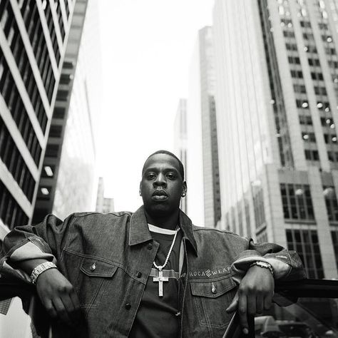 Jay-Z, photographed for Vol. 3… Life and Times of S. Carter by Jonathan Mannion in July 1999. Jay Z Lyrics, Hip Hop Aesthetic, Benfica Wallpaper, Quotes Mind, Hip Hop Classics, Real Hip Hop, Beyonce And Jay Z, Chance The Rapper, Beyonce And Jay