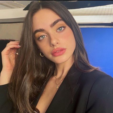 Yael Shelbia, Blue Eyed Girls, Charles Leclerc, Hair Inspo Color, Pretty Eyes, Girl Face, Beautiful Eyes, Pretty Face, Aesthetic Girl