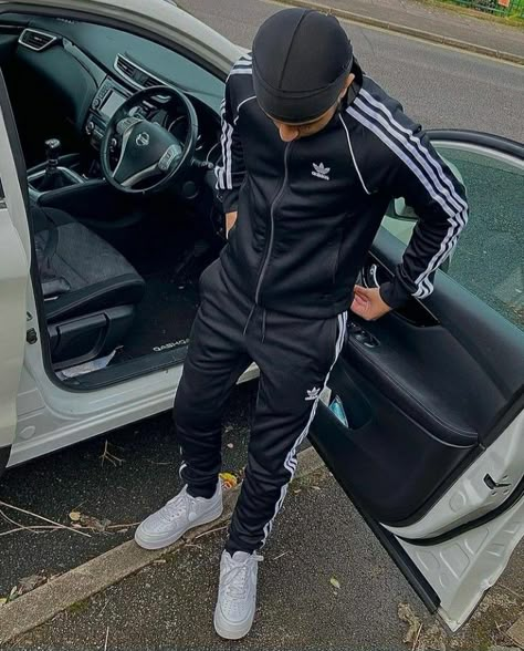 Adidas Suit Men, Adidas Sst Drip, Adidas Sst Outfit, Jogging Nike Outfit, Track Suit Men Adidas, Adidas Outfit Men Style, Tracksuit Outfit Mens, Adidas Sst Tracksuit, Men Tracksuit Outfit