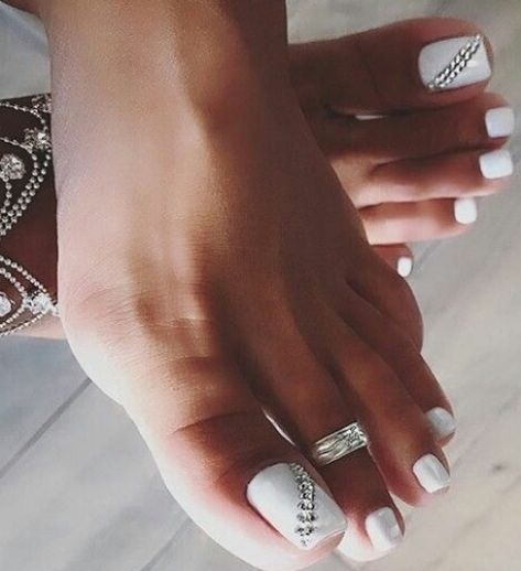 Tumblr #coffinnails #nail ideas #naildesign Teen Nail Art, Toe Nail Color, Pretty Toe Nails, Cute Toe Nails, Summer Toe Nails, Pedicure Designs, Toe Nail Designs, Pedicure Nail Art, Toe Nail Art