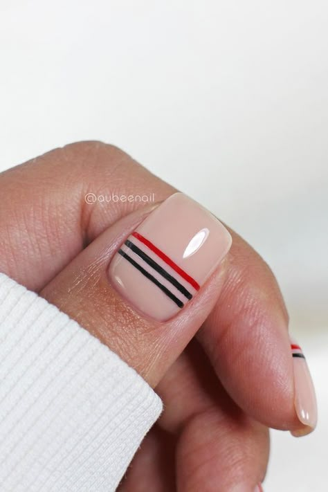 17 Stylish Short Gel Nail Design Ideas - thepinkgoose.com One Line Nail Design, Nails Stripes Simple, How To Do Stripes On Nails, How To Make Lines On Nails, Nails With Stripes Simple, Straight Line Nail Designs, Linear Nail Art, How To Draw Lines On Nails, Straight Line Nail Art