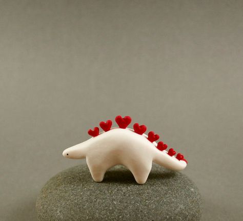 Air Dry Clay Axolotl, Air Foam Clay Ideas, Animal Terrarium, Love Sculpture, Miniature Polymer Clay, Tarot Book, Clay Diy Projects, Keramik Design, Clay Inspiration