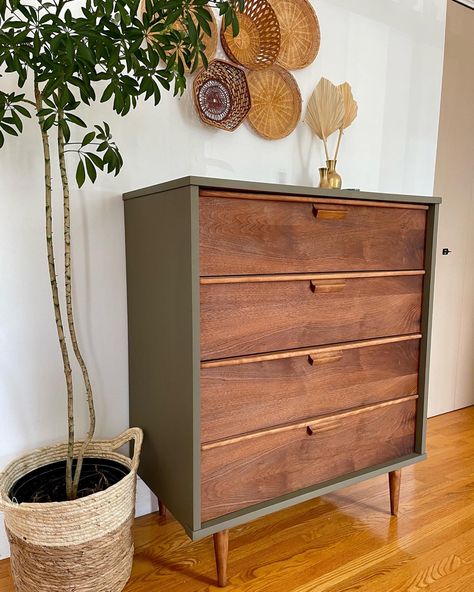 Vintage Dresser Refinish, Mcm Painted Nightstands, Mid Century Dresser Flip, Chest Bedside Table Night Stands, Refurbished Mcm Furniture, Flipping Mid Century Furniture, Square Dresser Makeover, Painted Mid Century Furniture Bedroom, Textured Dresser Drawers Diy