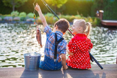 take a kid fishing course Fishing For Kids, Best Bass Fishing Lures, Bass Fishing Pictures, Ice Fishing Gear, Fishing Birthday Party, Telescopic Fishing Rod, Bass Fishing Lures, Fishing Kit, Fishing Pictures