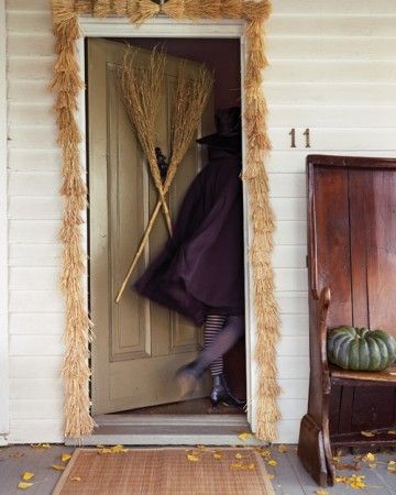 Outdoor Halloween Decor | Witches' Broom Door Decoration and Garland Broom Garland, Martha Stewart Halloween, Halloween Front Doors, Halloween Witch Decorations, Elegant Halloween, Manualidades Halloween, Dekor Diy, Halloween Crafts Decorations, Halloween Door Decorations