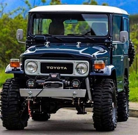 Most Luxurious Car, Fj40 Landcruiser, Toyota Cruiser, Toyota Truck, Land Cruiser 80, Toyota Fj40, Toyota 4x4, Rolls Royce Phantom, Toyota Trucks