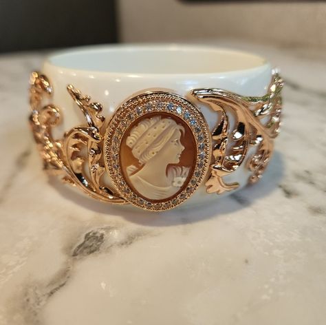 Amedco Rocco Cameo Bracelet Cameo Bracelet, Gold Plated Bracelet, Rococo, Wedding Rings, Rose Gold, Bracelet, Crystals, Fashion Trends, Fashion Tips