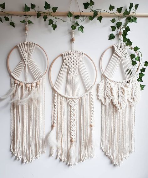 Diy Macrame Wall Hanging, Macrame Dreamcatcher, Macrame Dream Catcher, Dream Catcher Craft, Macrame Wall Hanging Diy, Macrame Wall Hanging Patterns, Macrame Hanger, Dream Catcher Diy, Deco Boheme