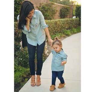 These all-denim dynamos. | 18 Matching Mother-Daughter Outfits That Are Just Too Cute Mommy Daughter Outfits, Baby Mode, Mother Daughter Outfits, Matching Mom, Foto Tips, Mommy Daughter, Mommy And Me Outfits, Matches Fashion, Mom Daughter