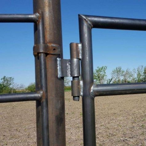 steel pipe cattle gates | Heavy Duty Gates | Linn Post & Pipe Gate Hinges Ideas, Pipe Fence Ideas, Heavy Duty Gate Hinges, Ranch Entrance Ideas, Cattle Gate, Cattle Pens, Pipe Fence, Porte In Ferro, Ranch Gates