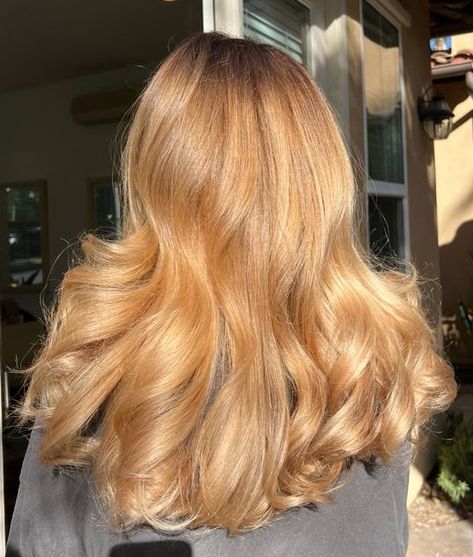 Light Honey Copper Hair, Bright Golden Blonde Hair Balayage, Orangish Blonde Hair, Ginger Hair Dyed Blonde, Strawberry Blonde Glaze Hair, Sunlit Honey Blonde Hair, Neutral Strawberry Blonde Hair, Strawberry Blonde With Root Smudge, Lemon Honey Hair Color