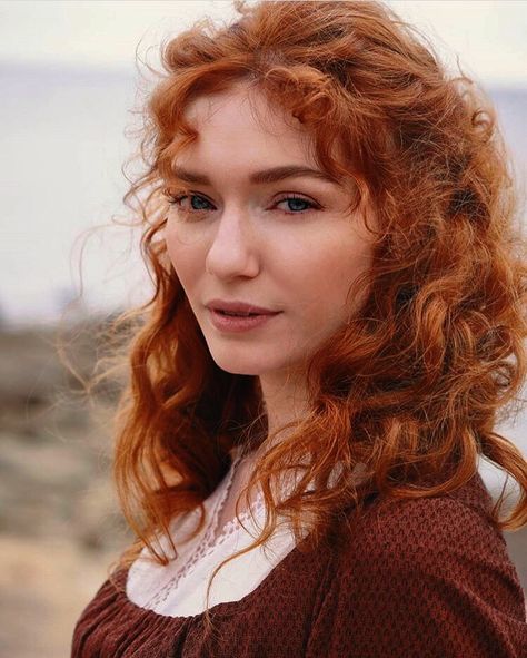 Eleanor Tomlinson on Instagram: “The beginning of The End 💕  #poldark returns tonight - 9pm on @bbcone” Eleanor Tomlinson Poldark, Poldark Series, Demelza Poldark, Ross And Demelza, Face References, Blonde Actresses, Eleanor Tomlinson, Ross Poldark, Black Actresses