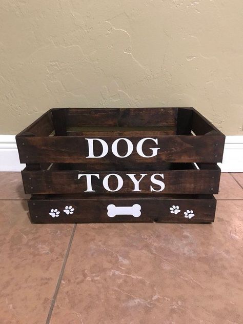 The dog crates are usually covered with a simple fabric or canvas top to protect it from the weather. These days most dog owners use dog crates as dog homes. Toy Box Diy, Dog Room Decor, Dog Toy Box, Pet Organization, Shipping Crates, Dog Rooms, Dog Crafts, Box Diy, Stuffed Animal Storage