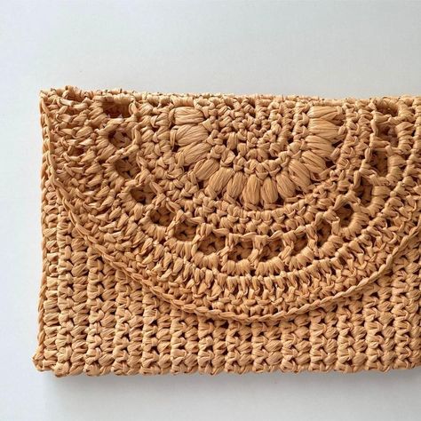 Summer raffia clutch bag Crochet pattern by Anna Ushakova Clutch Bag Pattern, Raffia Clutch, Crochet Clutch Bags, Raffia Crochet, Summer Purse, Bag Crochet Pattern, Summer Purses, English German, Crochet Clutch