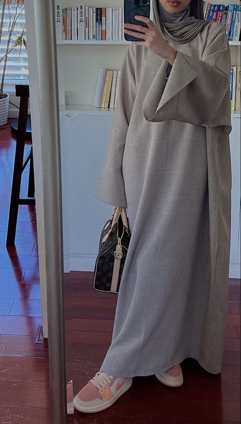 Kimonos, Abaya Uni Outfits, Hijab Fashion Abaya, Sweater Abaya, Everyday Abaya Outfits, Hijab Outfit Abaya, Eid Abaya Outfit, Casual Abaya Outfits, Abaya Outfit Ideas