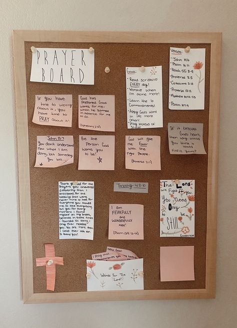 Bedroom Bible Verse Wall Decor, Christian Cork Board Ideas, Prayer Poster Board, Scripture Board Ideas, Bulletin Board Ideas Bedroom, 2024 Prayer Vision Board, Bulitin Board Ideas Bedroom, Christian Prayer Board Ideas, Christian Room Decor Aesthetic