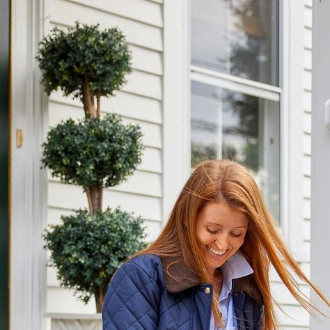 Mackenzie Horan Beuttenmuller on Instagram: "This navy quilted jacket is the undisputed winner for my #1 fall purchase 🏆 The corduroy collar, the gold buttons, the green lining…! An instant staple I’ll keep in my closet for years to come 🍂 Linking it + more @jcrew favorites on sale here 👉🏼 https://liketk.it/4kjDw" Navy Quilted Jacket, Mackenzie Horan, Navy Quilt, The Gold, Keep On, Gold Buttons, Quilted Jacket, My Closet, J Crew