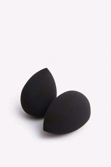 Black Makeup Products, Super Simple Makeup, Black Beauty Blender, Black Makeup Sponge, Simple Makeup Bag, Make Up Blender, Black Makeup Bag, Doctor For Kids, Beauty Blenders