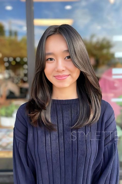 Mid-Length Layered Hair With Curtain Bangs Asian Haircuts Medium, Asian Haircut With Curtain Bangs, Soft Face Framing Layers Medium Hair, Haircut To Cover Big Forehead, Straight Hair Asian Haircut, Medium Length Haircuts Layers, Asian Long Face Hairstyles, Medium Length Hair With Layers And Face Framing Layers, Face Framing Hairstyle