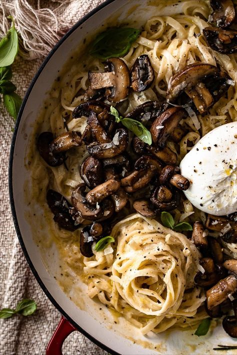 Dinner Recipes With Mushrooms Healthy, Pasta Dinners For A Crowd, Ribeye Meals Dinners, White Wine Mushroom Pasta, Authentic Pasta Dishes, Balsamic Mushroom Pasta, Hearty Lunch Ideas For Work, Meals To Make With Friends, Helen Core Aesthetic