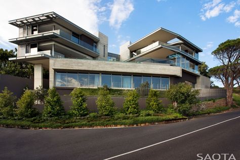 Clifton 2A by SAOTA Soata Architects, Mansion Exterior, Africa Do Sul, Modern Mansion, Cool House Designs, Bel Air, Contemporary Architecture, Architecture Model, Versailles