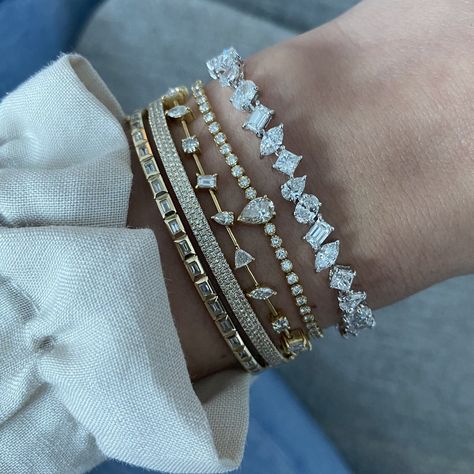 Diamond Tennis Bracelet Stack, 18k Gold Bangle, Trending Bracelets, Diamond Tennis Bracelet, Bracelets Gold Diamond, Jewelry Fashion Trends, Bracelet Design, Classy Jewelry, Stacked Jewelry