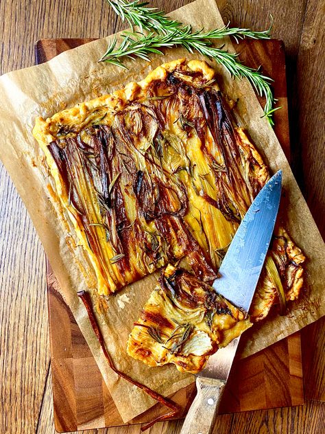 Caramelised Leek & Fennel Tart Fennel Tart, Baked Fennel, Leek Tart, Leek Recipes, Onion Tart, Puff Pastry Tart, Roasted Fennel, Savory Tart, My Man