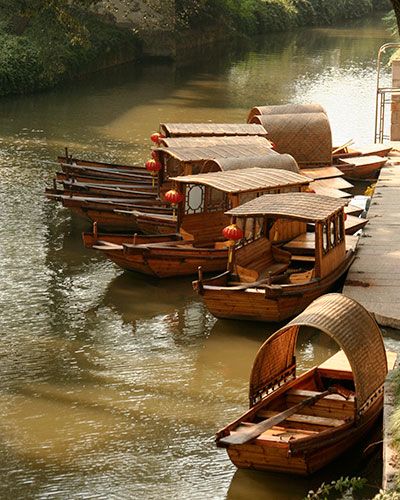 Japanese Boat, Chinese Junk Boats, Chinese Boat, Gondola Boat, Junk Boat, Luxury Family Travel, Suzhou China, Traditional Boats, Luxury Family