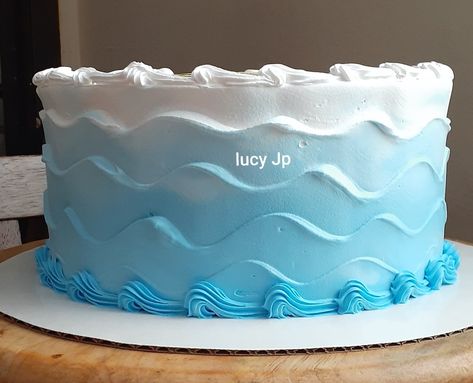 Simple Under The Sea Cake, Sky Blue Cake Ideas, Waterpolo Cake, Ocean Cupcakes, Dolphin Cake, Ocean Birthday Cakes, Beach Birthday Cake, Moana Birthday Cake, Dolphin Cakes