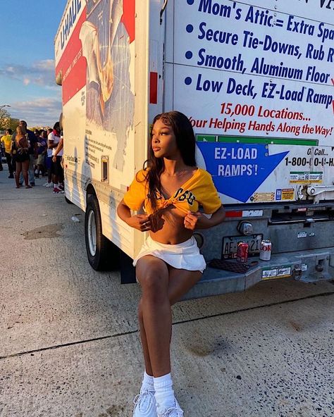 Hbcu Outfits, College Football Game Outfit, Hbcu Fashion, College Gameday Outfits, Aesthetic Football, Homecoming Outfit, Tailgate Outfit, Football Game Outfit, Homecoming Outfits