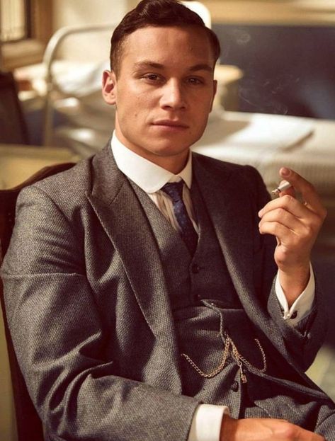 Michael Grey Peaky Blinders, Finn Cole Peaky Blinders, Michael Gray Peaky Blinders, Michael Peaky Blinders, Peaky Blinders Outfit, Ezreal League Of Legends, Michael Gray, Finn Cole, Bleak Midwinter