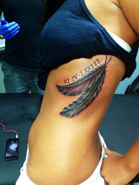 love the two feathers together. Women Tattoos Ribs, Shoulder Feather Tattoo, Feather Tattoo On Ribs, Infinity Tattoo Cover Up Ideas, Two Feathers Tattoo, Feather Rib Tattoos, Tattoo Feathers, Feather Tattoo Meaning, Two Feathers