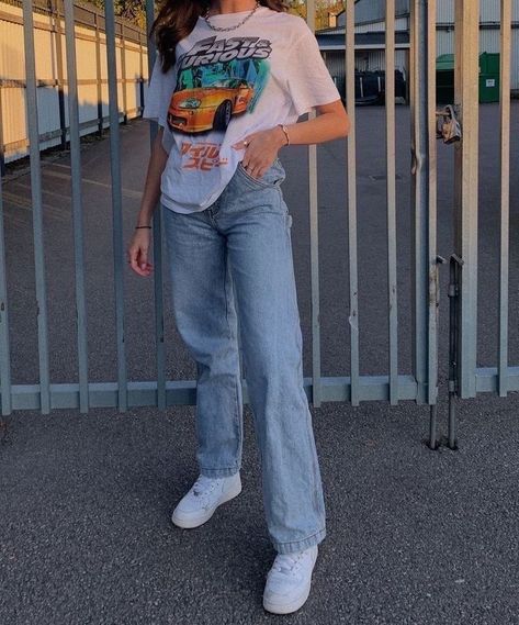 fan outfits account on Twitter: "vintage oversized shirt… " - Vintage outfits - 90s aesthetic outfit Converse Outfits, 90s Fashion Outfits, Grunge Look, Streetwear Fashion Women, Teenager Outfits, Indie Outfits, Moda Vintage, Mode Inspo, Dope Outfits